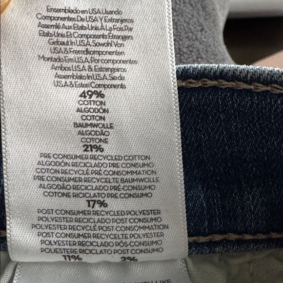 Mother The Weekend Fray Jeans - Picture 6 of 9